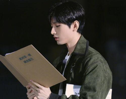 娱乐圈吃瓜成毅是谁呀